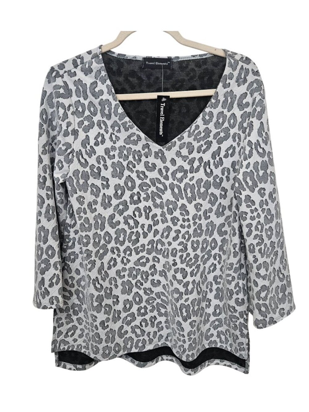 Travel Elements Womens Black White Animal Print 3/4 Sleeve V Neck Top M NWT